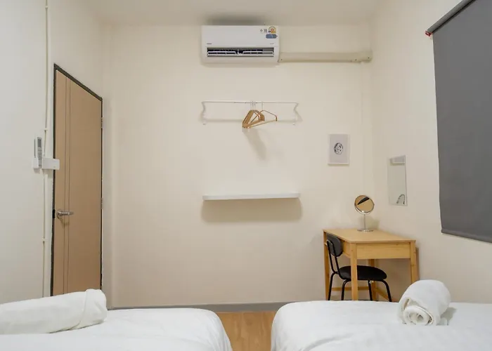 Near Bts Only 2 Mins Walk To Bts Phahon Yothin 24 - Lively Townhome *