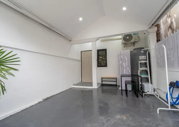 別荘 Near Bts Only 2 Mins Walk To Bts Phahon Yothin 24 - Lively Townhome バンコク都
